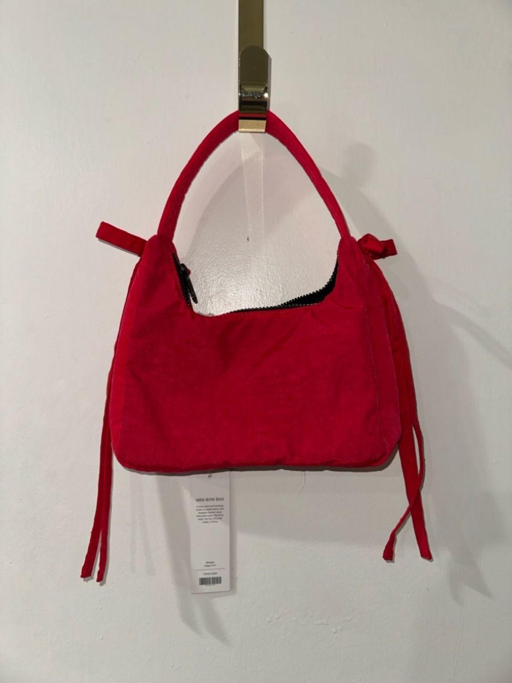 NWT SANDY LIANG X BAGGU BOW SHOULDER BAG IN CANDY APPLE RED - Picture 4 of 5